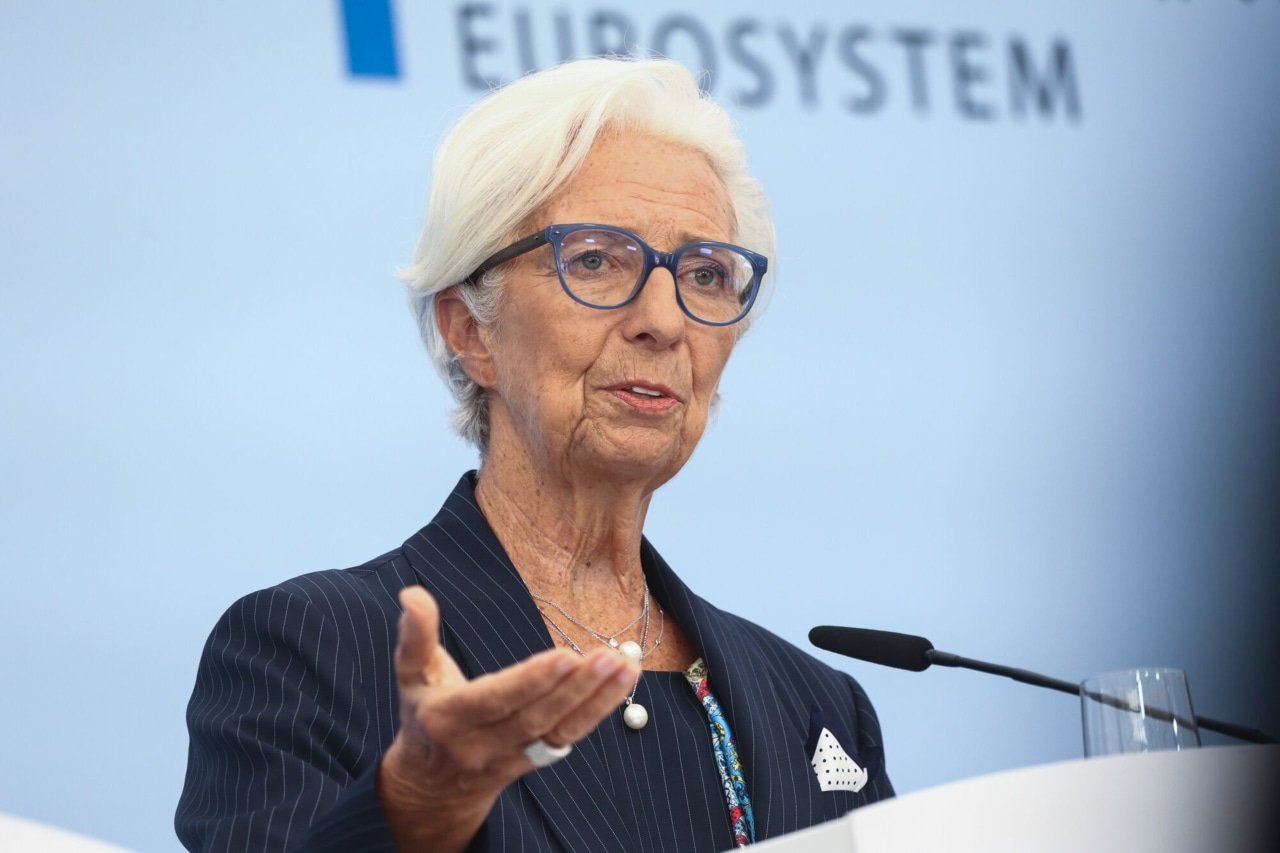 You are currently viewing The European Central Bank left interest rates unchanged, hours after President Christine Lagarde said she would step down early