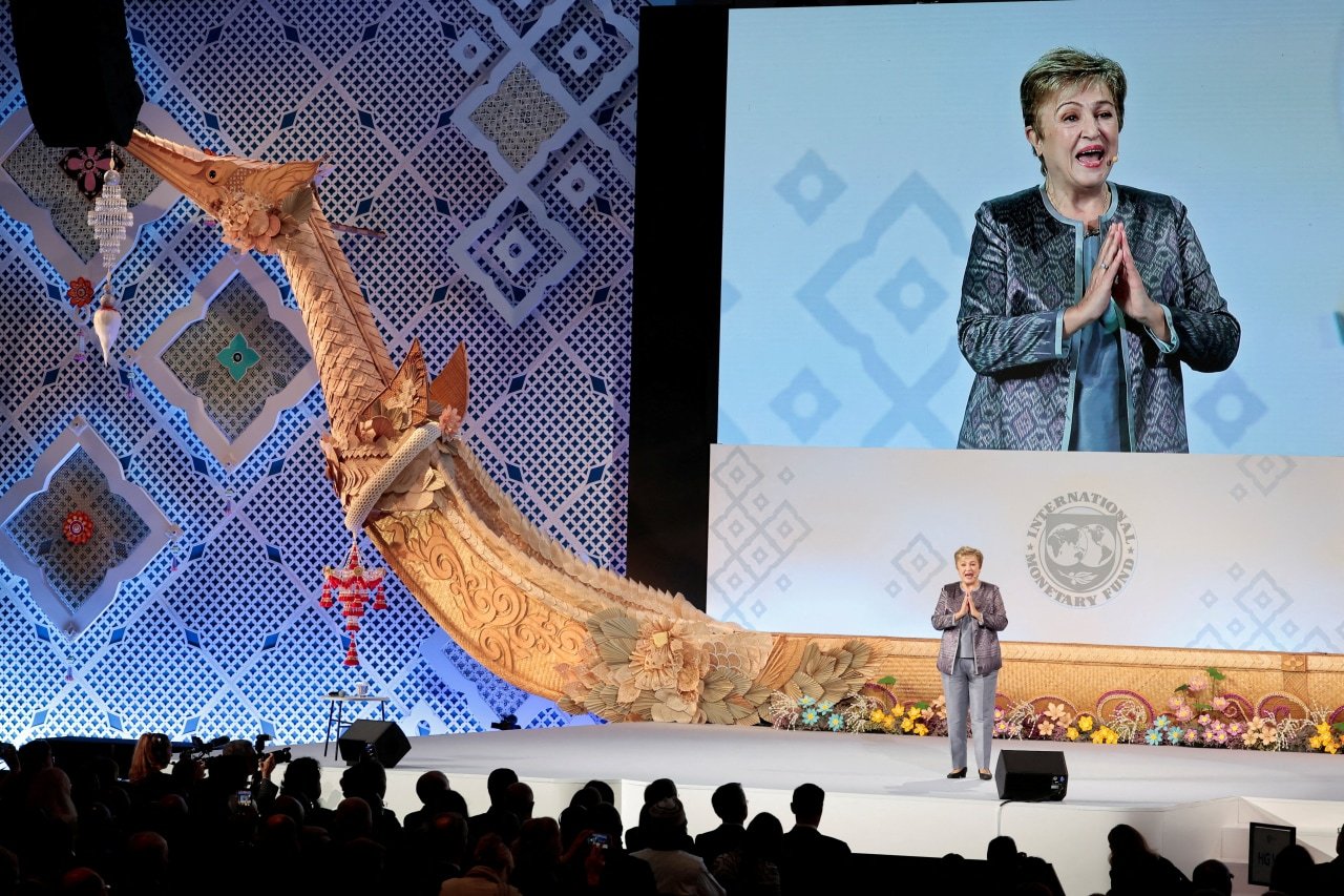 You are currently viewing Financial leaders gathering in Asia this week had an urgent message for the world: The global economy is betting the house on artificial intelligence.  