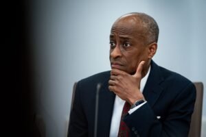 Read more about the article Fed Vice Chair Philip Jefferson said officials may need more time before deciding whether to raise interest rates again, echoing signals from another Fed leader this week that cast doubt on bets the central bank would lift rates at its meeting later this month