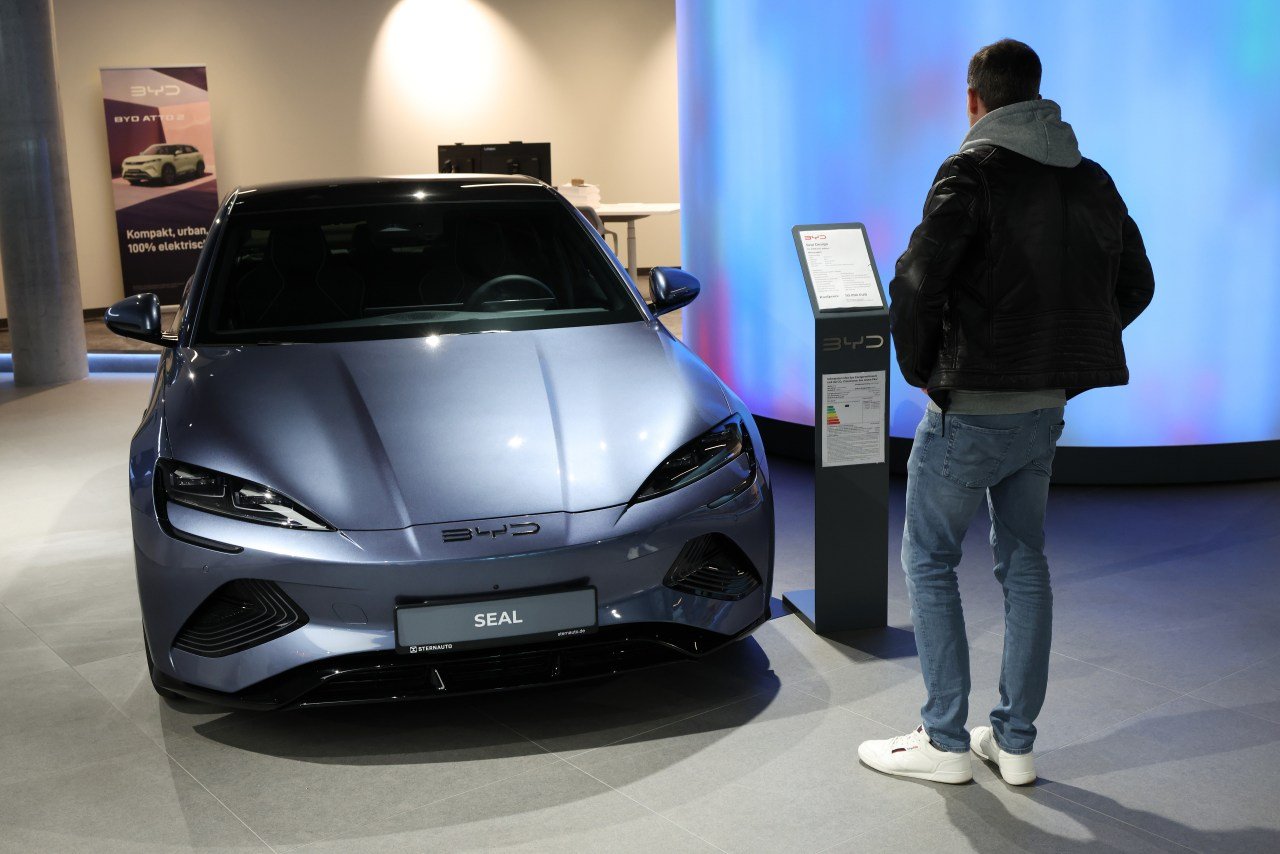 You are currently viewing EU to Cap Chinese Hybrid-Vehicle Imports at 350,000 Units Annually, Official Says